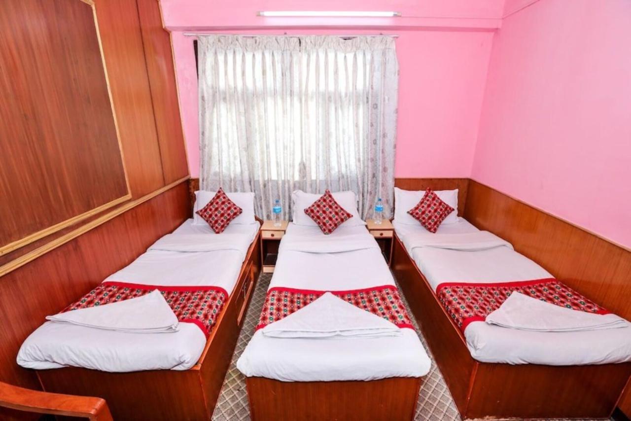 Hotel Plumeria Inn Kathmandu Ngoại thất bức ảnh